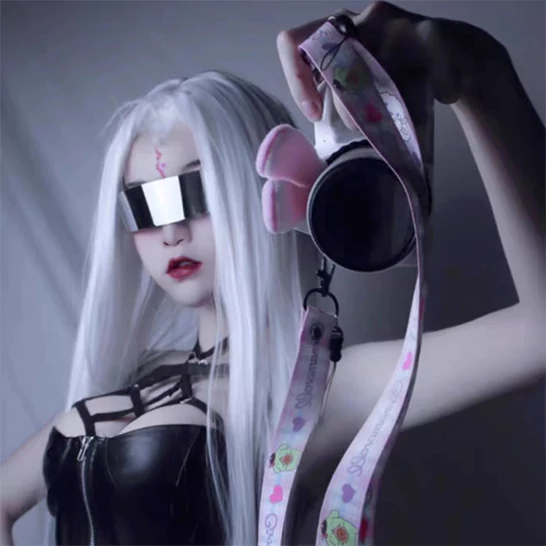 ფუტურისტული მზის სათვალე EDM
