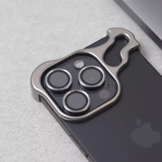 iPhone დამცავი ქეისი